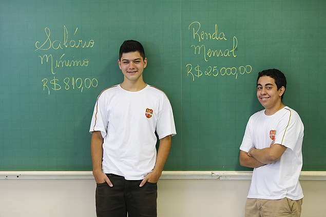 Pedro Moraes e Lucas Cerqueira, alunos do colgio Pio XII