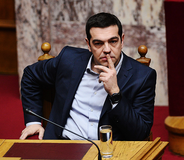 Primeiro ministro grego, Alexis Tsipras, no Parlamento em Atenas; ele pediu uma reunio com os lderes da Alemanha, Frana e principais instituies da UE para pedir que Atenas tenha a permisso de levantar fundos de curto prazo para se manter solvente