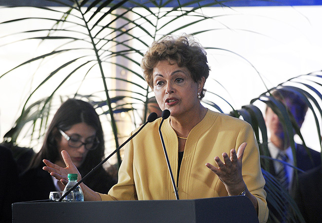 Presidente Dilma Rousseff discursa durante cerimônia de inauguração do Artilleros Eolic Park, em Colônia, Uruguai