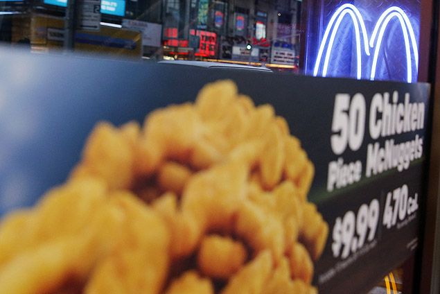 Anncio de nuggets de frango do McDonald's na Times Square, em Nova York