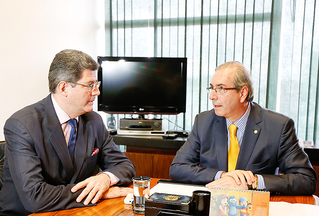 O ministro Joaquim Levy (Fazenda) e o presidente da Cmara, Eduardo Cunha (PMDB-RJ), em maro