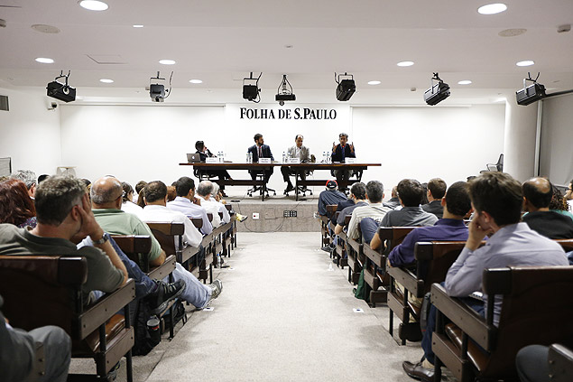 Debate sobre o futuro da imprensa, no auditrio da Folha, aps o lanamento de livro "A Desintegrao dos Jornais" 