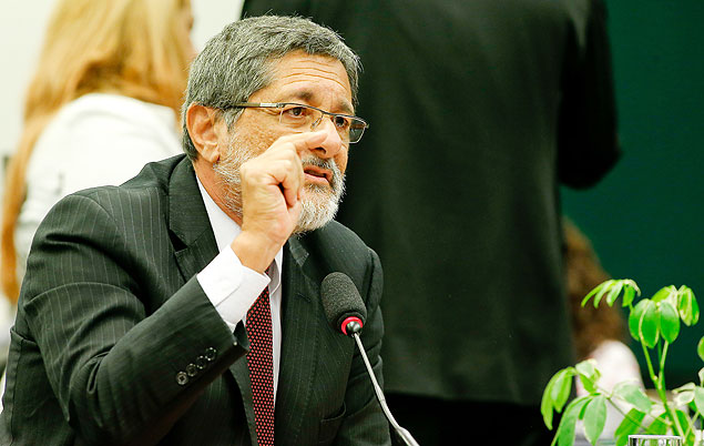 O ex-presidente da Petrobras Jos Srgio Gabrielli durante depoimento  CPI da estatal, na Cmara