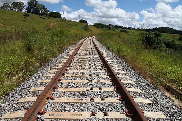 Trilhos da Ferrovia Norte-Sul, no trecho localizado em Anpolis, Gois