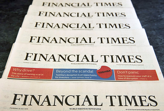Exemplares do jornal 'Financial Times'