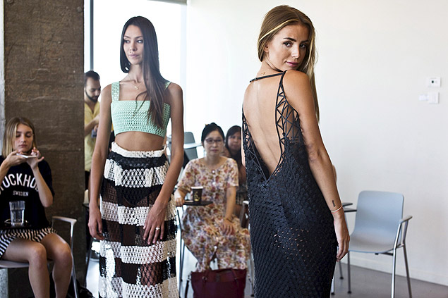  Blogueiras de moda vestem modelos da da designer israelense Danit Peleg 
