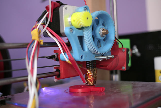 Impressora 3D usada para produzir estetoscópios