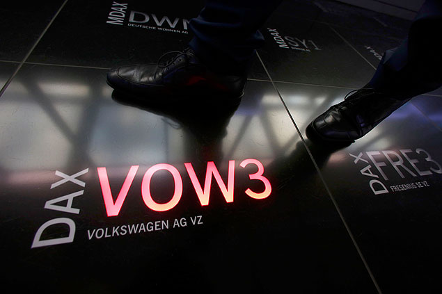 Aes da Volkswagen caem aps empresa se envolver em escndalo sobre poluentes