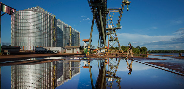 Vista do Porto de Santana, no Amap; Brasil pode perder competitividade nas exportaes para sia