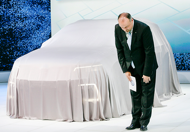 Diretor da Volkswagen no Japo, Sven Stein, pede desculpas pela fraude de emisses poluentes