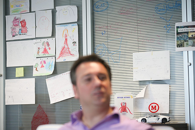 Desenhos enfeitam o escritrio do fundador e CEO da Netshoes, Marcio Kumruian