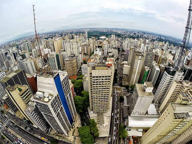 Fotos Pblicas. Os preos dos imveis em 20 cidades brasileiras subiram abaixo da inflao pelo quarto ms seguido, configurando uma nova queda real de preos, apontou o ndice FipeZap de abril. aluguel, imveis