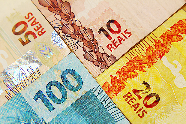Notas de real; BC perde R$ 184,6 bi com reservas e fecha semestre com resultado negativo