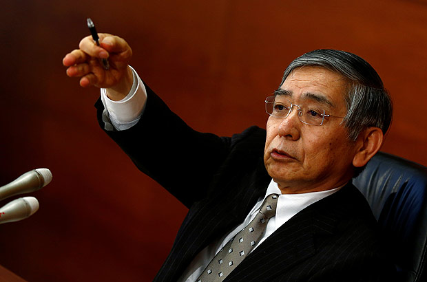 Presidente do banco central japons, Haruhiko Kuroda, durante entrevista aps reunio de abril de 2016