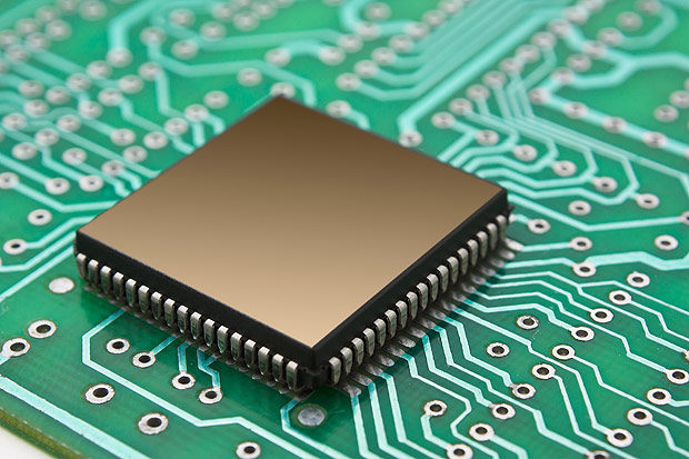 Um algoritmo, a Lei de Moore, possibilitou a reduo do tamanho dos chips 