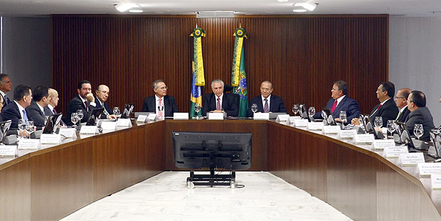 O presidente interno, Michel Temer, em reunio com governadores na segunda (20)