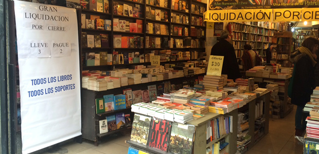 Livraria Adan Buenosayres, em Buenos Aires, est liquidando todos seus livros para fechar