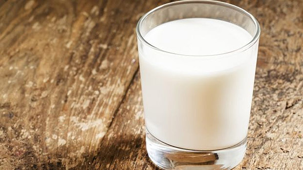Preo do leite subiu 18% at junho e se aproxima de patamar indito, dizem especialistas 
