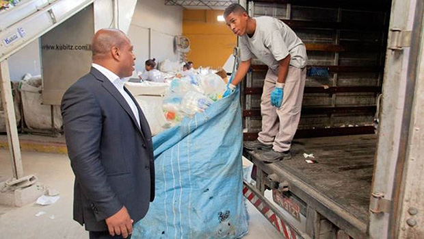 Jlio Santos atua no mercado de reciclagem h 16 anos 