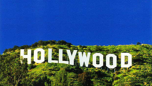 Montanha em Los Angeles com letreiro de Hollywood