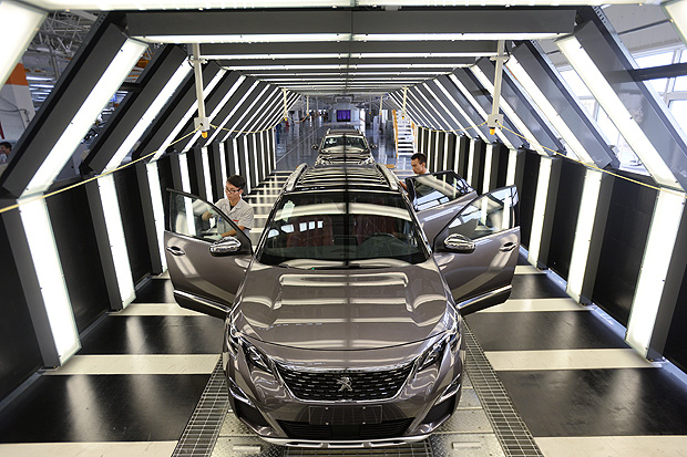 Peugeot planeja lanar um servio de carros prprio para concorrer com o Uber