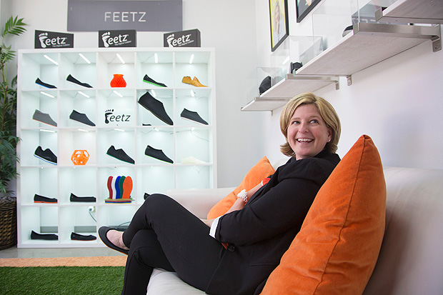 Lucy Beard, presidente da Feetz, empresa de tecnologia que produz sapatos com materiais reciclados