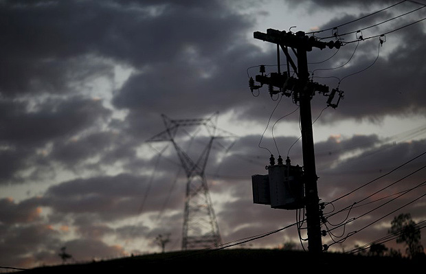 Torres de transmisso de energia vistas em So Paulo. 07/08/2015 REUTERS/Nacho Doce