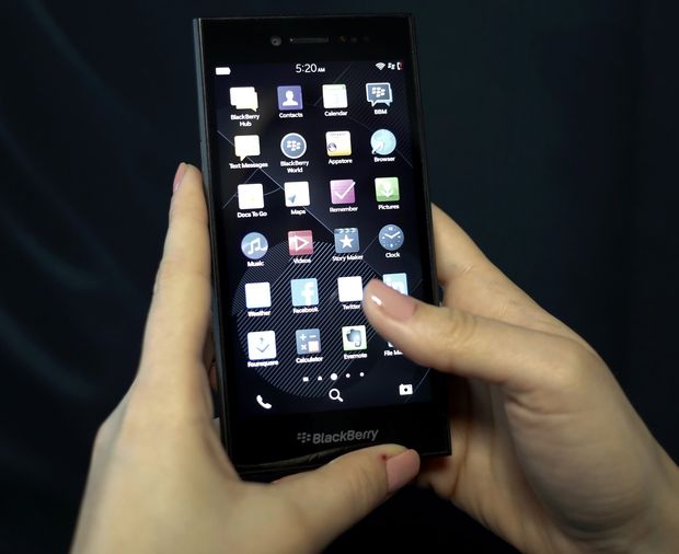 BlackBerry vai terceirizar o desenvolvimento e design de seus smartphones