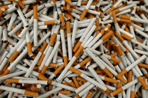 Fabricante do cigarro Lucky Strike faz oferta para comprar rival americana Reynolds American 
