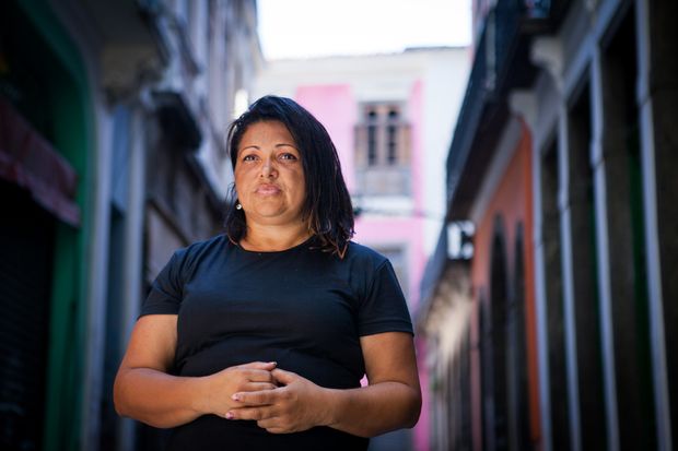 Veridiana Viana Fonseca, beneficiada pelo programa Aluguel Social, que o governo do Rio quer extinguir