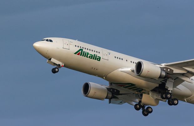 Alitalia pode cortar at 2.000 empregos em plano de reestruturao