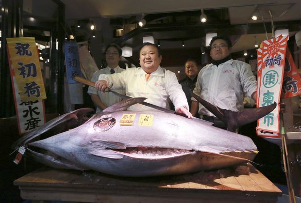 Kiyoshi Kimura, proprietrio da cadeia de restaurantes Sushizanmai, comprou atum vermelho 