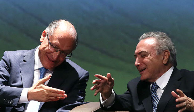 Geraldo Alckmin (esq.) e Michel Temer durante evento em SP