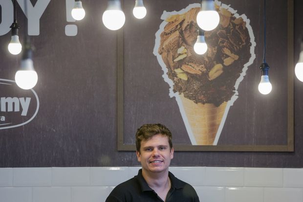 Rafael Pereira, em sua franquia da Ice Creamy no Campo Belo (zona sul de SP)