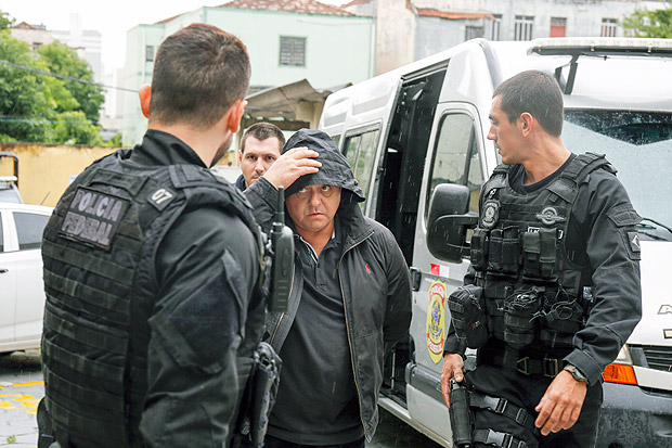 CURITIBA, PR, 17.03.2017 - OPERAO CARNE FRACA - O ex-superintendente do Ministrio da Agricultura no Paran Daniel Gonalves Filho - Presos da operao Carne Fraca deixam o instituto Mdico Legal do Estado do Paran, em Curitiba (PR), na tarde desta sexta-feira aps realizao de exame de corpo delito. A 