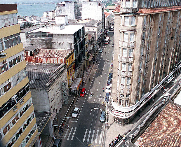 ORG XMIT: 173401_1.tif Vista da rua Chile, em Salvador (BA). (Foto de Gildo Lima/A Tarde) 