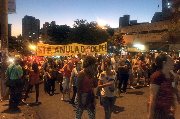 Em Belo Horizonte, ato rene milhares de manifestantes