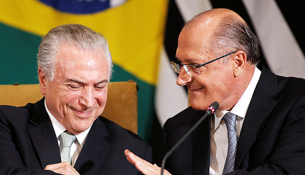 Brazil's President Michel Temer (L) and Sao Paulo Governor Geraldo Alckmin are pictured during the Brazil-Sweden Business Council at Bandeirantes Palace in Sao Paulo, Brazil, April 3, 2017. REUTERS/Nacho Doce ORG XMIT: NAC11