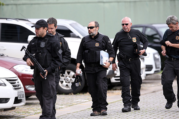 SAO PAULO - 19.04.2017 - Policiais federais chegam a sede da PF em Sao Paulo durante operacao Conclave.. (Foto: Danilo Verpa/Folhapress, COTIDIANO) ORG XMIT: OPERACAO CONCLAVE