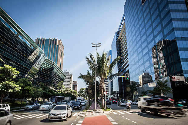 Prdios na avenida Brigadeiro Faria Lima, na zona oeste de So Paulo