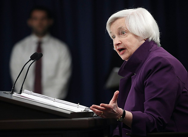 Presidente do banco central americano, Janet Yellen, discursa após aumento de juros nos EUA