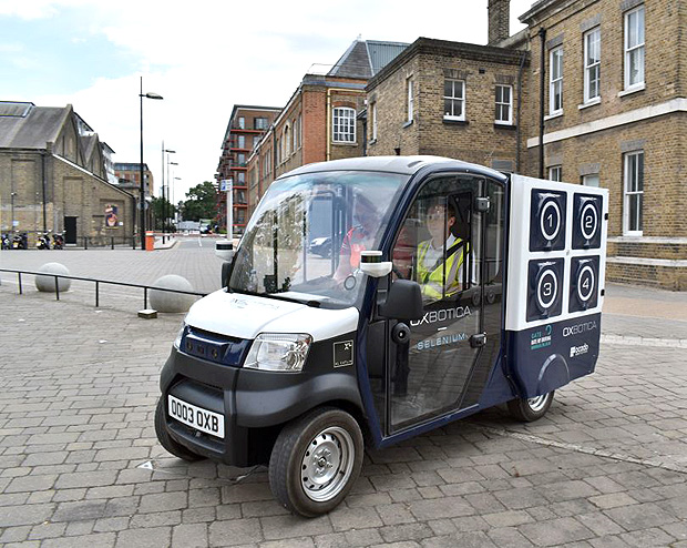 Caminhes de leite sem motorista, sendo testados em Londres
