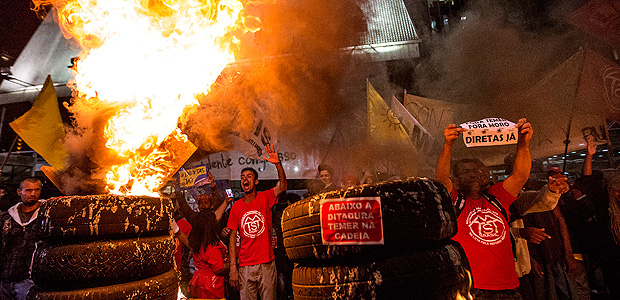 Ato da Frente Povo Sem Medo e partidos de esquerda contra a reforma trabalhista em So Paulo