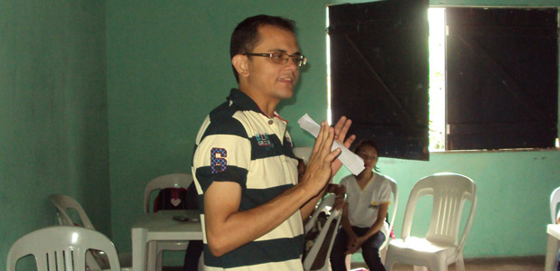 Fabiano Silva Ferreira, professor de Uruburetama que preparou alunos vencedores de concursos de educação financeira 