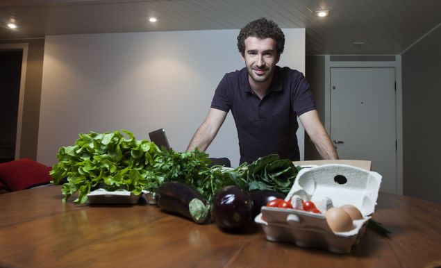 Antoine Dubacq, 29, criador da Garde Manger, em seu apartamento em So Paulo