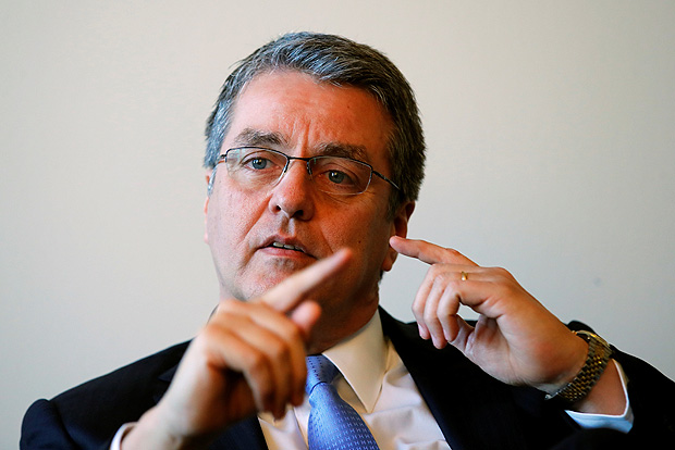 Roberto Azevedo, diretor-geral da Organizao Mundial do Comrcio (OMC), gesticula durante uma entrevista na sede da OMC em Genebra, Sua, 22 de novembro de 2017.