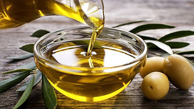 As fraudes em alimentos que podem atrapalhar as ceias de Natal e de Ano Novo --Azeite de oliva virgem ou extra-virgem devem conter apenas produto retirado da azeitona, sem adio de leo vegetal 