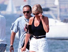 Lady Di e Dodi al Fayed, que morreram em acidente de carro Paris em 1997