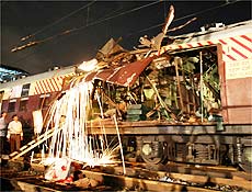 Explosões em Mumbai matam quase 200, em um dos piores ataques contra os transportes da Índia 