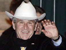 Bush deixa evento em Washington; sua Presidncia  marcada por guerras